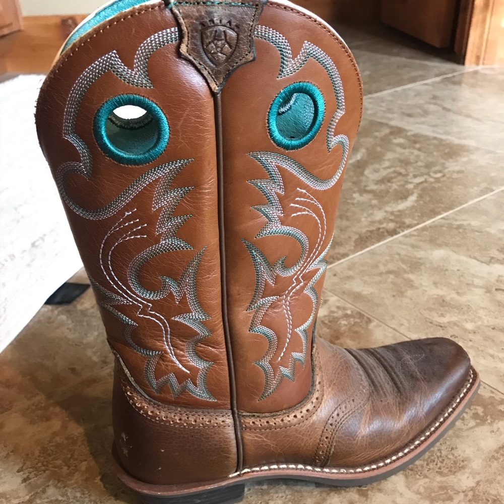 ARIAT Brown and turquoise Cowgirl Boots
